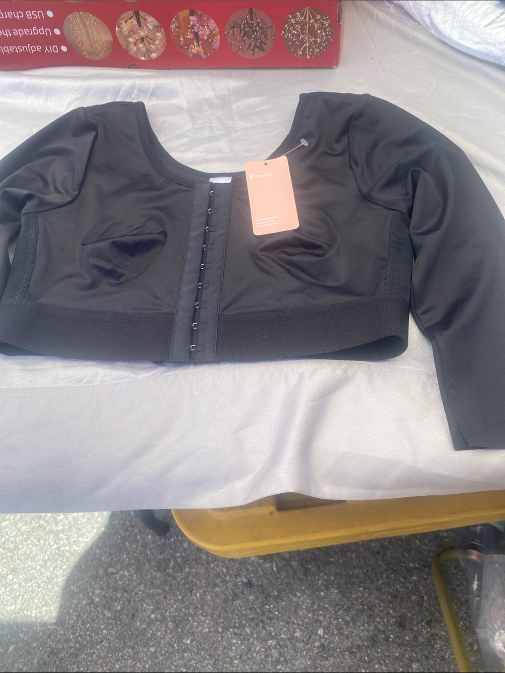 Women's Black Front‑Hook Long Sleeve Crop Top
